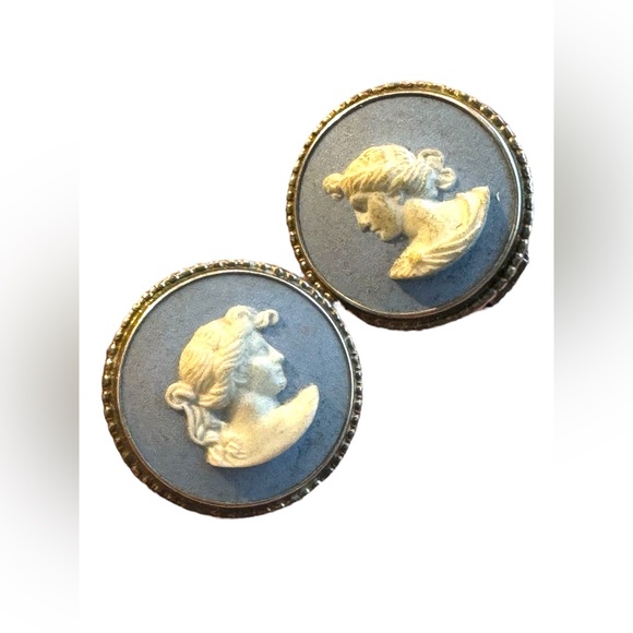 Wedgwood Jewelry - Vintage Wedgewood blue ceramic CAMEO silver earrings clip on
